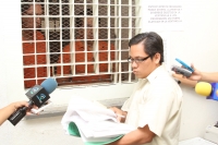 Jueves 16 de junio. Gabriel flores Cancino y Rafael Tadeo Romero, ex funcionarios públicos durante al administración estatal de Pablo Salazar Mendiguchia reciben el auto de formal prisión en el CERESO el Amate esa mañana por los mismos delitos del ex gobe