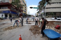 Jueves 5 de enero 2012. Obras de remodelación  en la Avenida Central.