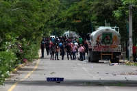 Martes 26 de junio del 2018. Tuxtla Gutiérrez. Las manifestaciones de los normalistas de la Mactumatza exigiendo sus demandas y los 45 meses de la desaparición de los estudiantes de la Ayotzinapa dejan varios autos retenidos y pintas en comercios de la 
