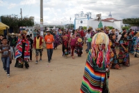 Martes 5 de diciembre del 2017. Ixtapa, Chiapas. Habitantes de la comunidad Aztlán o Rancho Nuevo realizan los recorridos tradicionales de la Virgen de la Concepción vistiendo coloridos trajes de fiesta en esta comunidad ubicada en el inicio de la zona 