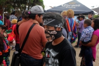 Martes 5 de diciembre del 2017. Ixtapa, Chiapas. Habitantes de la comunidad Aztlán o Rancho Nuevo realizan los recorridos tradicionales de la Virgen de la Concepción vistiendo coloridos trajes de fiesta en esta comunidad ubicada en el inicio de la zona 