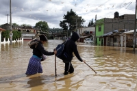 Viernes 6 de noviembre del 2020. San Cristóbal de las Casas. La #lluvia ha ocasionado que las calles de la colonial ciudad de Los altos de #Chiapas permanezcan bajo el agu, mientras que cientos de #familias buscan refugio