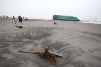 Jueves 13 de octubre. Naufraga barco de Indonecia en la costa chiapaneca.