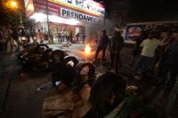 Martes 13 de septiembre del 2016. Tuxtla Gutiérrez. Las barricadas del Movimiento Magisterial continúan en alerta en las noches previas a las fiestas patrias