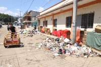 Lunes 16 de abril del 2012. Basura en los municipios indígenas.