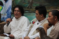 Viernes 8 de julio. Adolfo Tovar y Carlos Jiménez, fundador y conductor respectivamente del programa Biosfera 10 celebran los 10 años de transmisiones del programa de tópicos ecológicos en Chiapas.