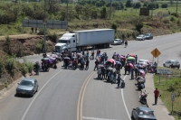 Miércoles 2 de mayo del 2018. Antes de terminar los bloqueos carreteros de hoy, el movimiento magisterial prepara el inminente paro indefinido para los próximos dí­as.