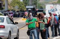 Miércoles 2 de mayo del 2018. Antes de terminar los bloqueos carreteros de hoy, el movimiento magisterial prepara el inminente paro indefinido para los próximos dí­as.