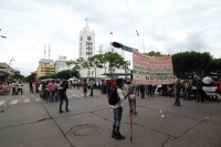 Miércoles 9 de agosto del 2017. Tuxtla Gutiérrez. Militante de colonos del oriente norte de Tuxtla cierran el cruce de la Avenida y Calle Central este medio día.