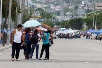 Martes 17 de septiembre del 2013. Tuxtla Gutiérrez. Policía de tránsito municipal desvía el flujo vehicular en las cercanías de los bloqueos del magisterio en la capital del estado de Chiapas.