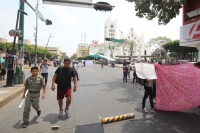 Martes 4 de abril del 2017. Tuxtla Gutiérrez. Maestros interinos bloquean el cruce central este medio día