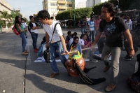 Miércoles 5 de noviembre del 2014. Tuxtla Gutiérrez, Aspectos de los bloqueos y manifestaciones de estudiantes y maestros realizadas en apoyo a los desaparecidos de Ayotzinapa.