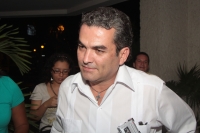 Jueves 1 de marzo del 2012. El Bombón se destapa.