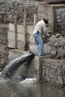 Viernes 27 de enero del 2012. Cierran el suministro de agua en el lado Oriente Norte de Tuxtla.