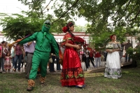 Domingo 26 de junio del 2016. Chiapa de Corzo. La Danza del Colibrí o Burrioncito. Esta danza de origen prehispánico es representada por jóvenes chiapacorceños en la víspera de la celebración de San Pedro en esta rivereña ciudad colonial. Los danzantes re