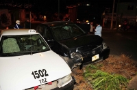 Un fuerte accidente de trafico ocasionó daños materiales en los dos vehículos involucrados la noche de este sábado en la Colonia Infonavit Grijalva a la altura del crucero de la Avenida Miner y el Bulevar La Rosa.