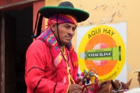 Viernes 19 de enero del 2018. Venustiano Carranza. Los Carrerantes de La San Bartolomé de los Llanos. Cabalgando y ataviados de rojo y cascabeles, los indí­genas recorren las calles entre las iglesias de San Sebastián y San Pedro