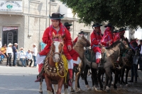 Viernes 19 de enero del 2018. Venustiano Carranza. Los Carrerantes de La San Bartolomé de los Llanos. Cabalgando y ataviados de rojo y cascabeles, los indí­genas recorren las calles entre las iglesias de San Sebastián y San Pedro