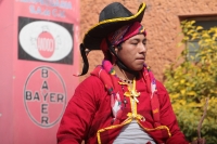 Viernes 19 de enero del 2018. Venustiano Carranza. Los Carrerantes de La San Bartolomé de los Llanos. Cabalgando y ataviados de rojo y cascabeles, los indí­genas recorren las calles entre las iglesias de San Sebastián y San Pedro