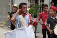 Lunes 24 de julio del 2017. Suchiapa, Chiapas. La Danza del Caballo Blanco o Nandayuli. Durante los festejos de Santa Ana en esta comunidad, los jóvenes bailan acompañados del ritmo del carrizo y tambores en un vaivén frenético