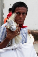 Lunes 24 de julio del 2017. Suchiapa, Chiapas. La Danza del Caballo Blanco o Nandayuli. Durante los festejos de Santa Ana en esta comunidad, los jóvenes bailan acompañados del ritmo del carrizo y tambores en un vaivén frenético