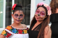 Miércoles 31 de octubre del 2018. Tuxtla Gutiérrez. Los colores y atmosfera festiva del dí­a de muertos se refleja en las actividades cotidianas de la provincia del sureste; las catrinas, monstros y brujas recorren la Avenida Central durante las festivi