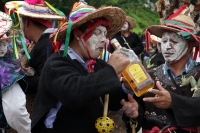 Martas 13 de junio del 2017. Suchiapa. El recorrido de la topada del Santísimo da inicio a las danzas del Calalá en las comunidades de esta localidad de la depresión central de Chiapas.  Los danzantes se reúnen entre las comunidades de oriente de esta loc