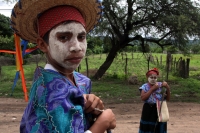 Martas 13 de junio del 2017. Suchiapa. El recorrido de la topada del Santísimo da inicio a las danzas del Calalá en las comunidades de esta localidad de la depresión central de Chiapas.  Los danzantes se reúnen entre las comunidades de oriente de esta loc