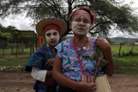 Martas 13 de junio del 2017. Suchiapa. El recorrido de la topada del Santísimo da inicio a las danzas del Calalá en las comunidades de esta localidad de la depresión central de Chiapas.  Los danzantes se reúnen entre las comunidades de oriente de esta loc