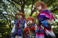 20210531. El Calalá en Suchiapa.  Día de La Topada del Calalá: los diferentes grupos de danzantes se encuentran para acompañar el recorrido ritual hacia la Ermita de esta comunidad