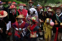 Martes 13 de junio del 2017. Suchiapa. El recorrido de la topada del Santísimo da inicio a las danzas del Calalá en las comunidades de esta localidad de la depresión central de Chiapas.  Los danzantes se reúnen entre las comunidades de oriente de Suchiapa