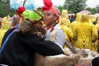 Martas 13 de junio del 2017. Suchiapa. El recorrido de la topada del Santísimo da inicio a las danzas del Calalá en las comunidades de esta localidad de la depresión central de Chiapas.  Los danzantes se reúnen entre las comunidades de oriente de esta loc