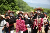 20210531. El Calalá en Suchiapa.  Día de La Topada del Calalá: los diferentes grupos de danzantes se encuentran para acompañar el recorrido ritual hacia la Ermita de esta comunidad