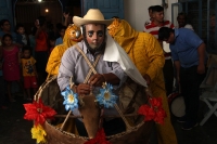 Miércoles 14 de agosto del 2017. Chiapa de Corzo. Los danzantes del Calalá en la ribera del rio Grande guardan la costumbre del visitar el Cerro del Tigre o Diliñumbure donde los habitantes relatan la historia del lugar encantado donde aparecía un pequeño