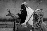 Miércoles 30 de mayo del 2018. Chiapa de Corzo. Los jóvenes danzantes del Calalá del Bario Benito Juárez se preparan para realizar el recorrido hacia el Cerro del Tigre esta tarde