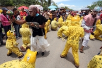 Miércoles 22 de junio.  (20 fotos). El jueves de Corpus se viste de colores y de festividad en la comunidad de Suchiapa, cuando sucede el punto culminante de las celebraciones tradicionales del Calalá o Danza del Venado y del Tigre el cual representa part