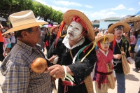 Miércoles 22 de junio.  (20 fotos). El jueves de Corpus se viste de colores y de festividad en la comunidad de Suchiapa, cuando sucede el punto culminante de las celebraciones tradicionales del Calalá o Danza del Venado y del Tigre el cual representa part