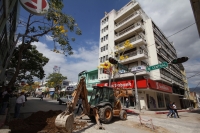 Jueves 5 de enero 2012. Obras de remodelación  en la Avenida Central.