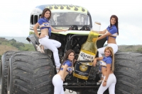 Viernes 25 de noviembre. Bellezas y Camionetas.