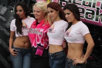 Viernes 25 de noviembre. Bellezas y Camionetas.