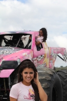 Viernes 25 de noviembre. Bellezas y Camionetas.