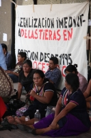 Martes 10 de abril del 2012. Organizaciones campesinas inician un plantón en la plaza central de Tuxtla Gutiérrez.