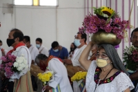 20210202. Tuxtla G. Los costumbristas de la comunidad Zoque se cubren con #cubrebocas y con las medidas de precaución por la #Pandemia del #Covid, realizan los rituales patronales de la comunidad de #Copoya