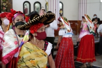 20210202. Tuxtla G. Los costumbristas de la comunidad Zoque se cubren con #cubrebocas y con las medidas de precaución por la #Pandemia del #Covid, realizan los rituales patronales de la comunidad de #Copoya