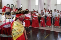 20210202. Tuxtla G. Los costumbristas de la comunidad Zoque se cubren con #cubrebocas y con las medidas de precaución por la #Pandemia del #Covid, realizan los rituales patronales de la comunidad de #Copoya