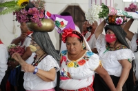 20210202. Tuxtla G. Los costumbristas de la comunidad Zoque se cubren con #cubrebocas y con las medidas de precaución por la #Pandemia del #Covid, realizan los rituales patronales de la comunidad de #Copoya