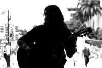 Martes 29 de agosto del 2017. Tuxtla Gutiérrez. Canta autores y artistas callejeros recorren Tuxtla pidiendo monedas para poder sobrevivir.