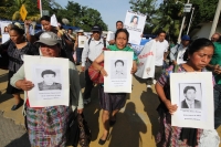 Martes 26 de julio. Familiares de migrantes en transito hacia los EEUU y de desaparecidos centroamericanos marchan entre la frontera entre las ciudad Gautemalteca Tecum Uman y Ciudad Hidalgo del municipio de Tapachula, Chiapas en la Caravana Paso a Paso p