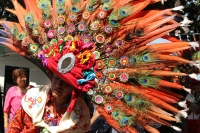 Sábado 25 de febrero del 2017. Tuxtla Gutiérrez. Los danzantes de la comunidad de la etnia Zoque recorren las calles de la capital de Chiapas donde bailan la Danza de la Pluma de la Guacamaya o Carnaval