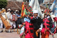 Domingo 2 de marzo del 2014. San Miguel Huixtan, Chiapas. Indígenas Tsotsiles y tsentales asentados en este municipio de los altos de Chiapas, presentan las danzas tradicionales correspondientes al Carnaval este medio día en la plaza de esta comunidad de 